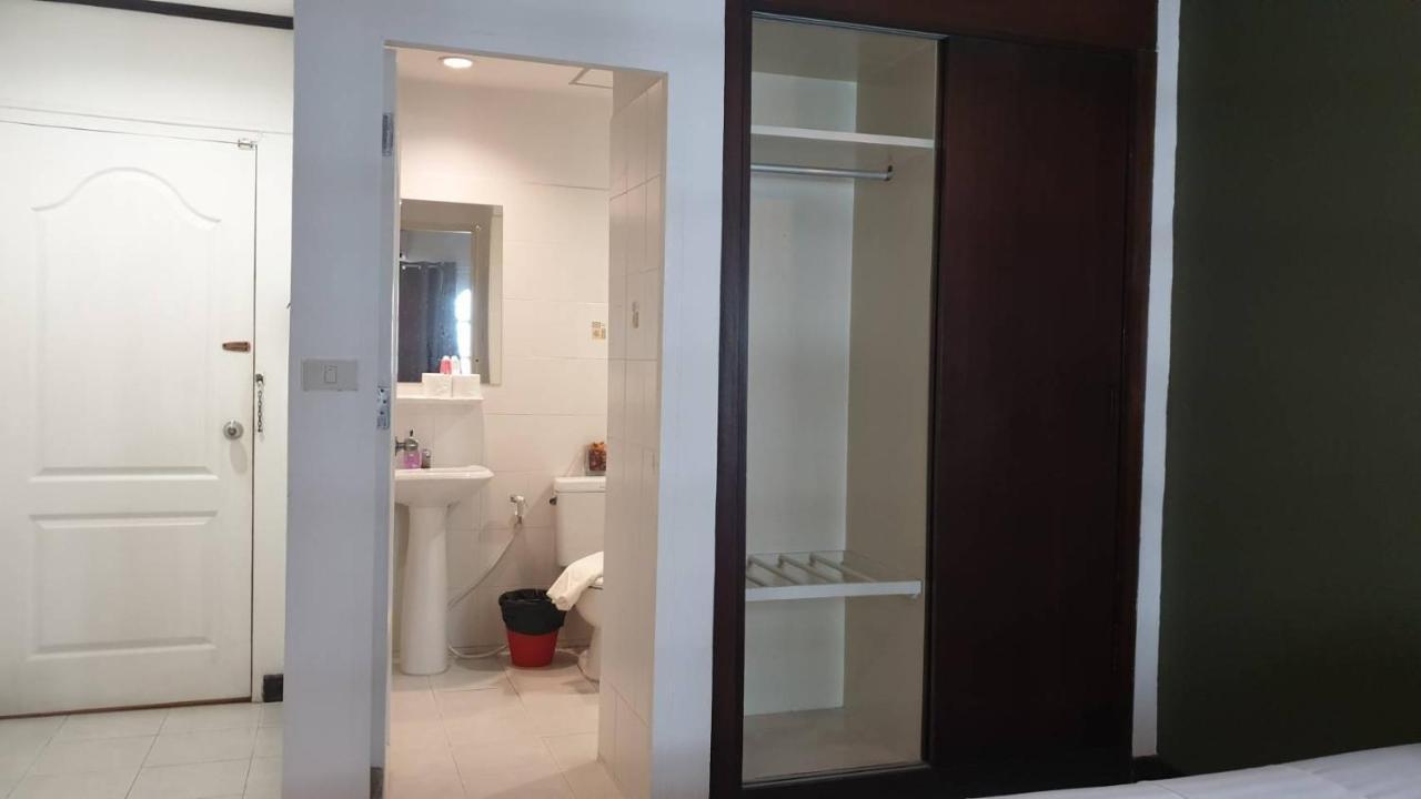 Zen Sukhumvit33 Hotel Bangkok Exterior photo