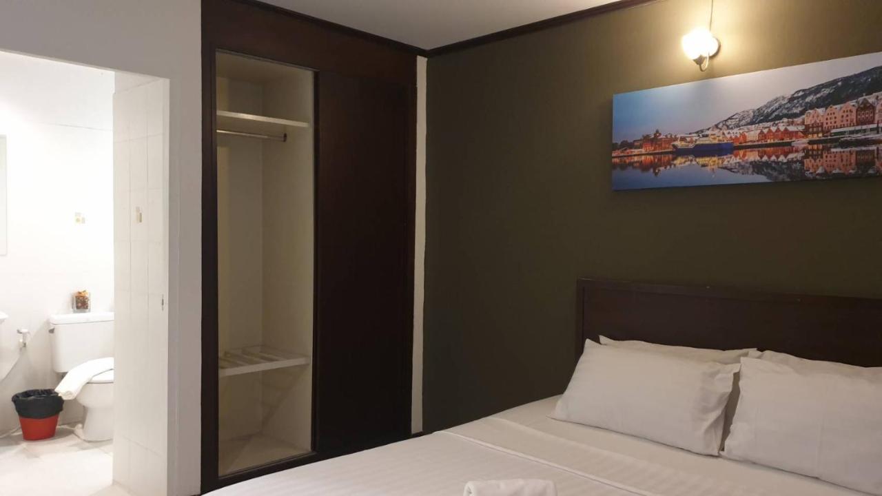 Zen Sukhumvit33 Hotel Bangkok Exterior photo